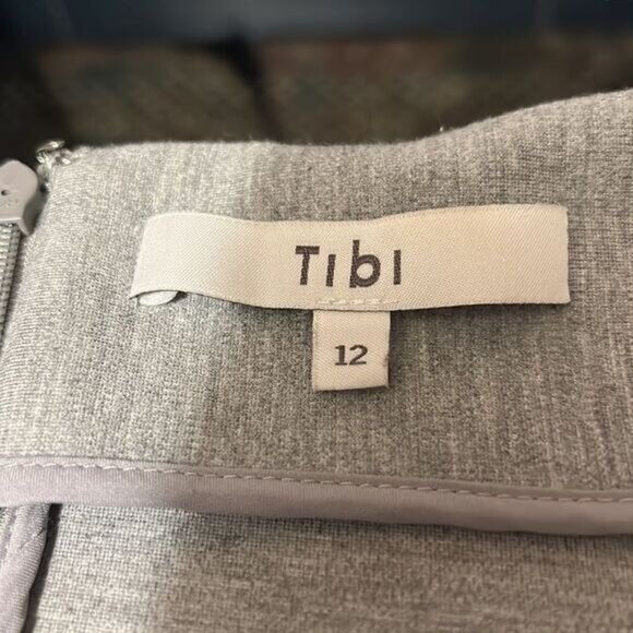Tibi Gray Ruched Pencil Skirt With Back Zipper Womens Size 12 Polyester Blend - Picture 6 of 7